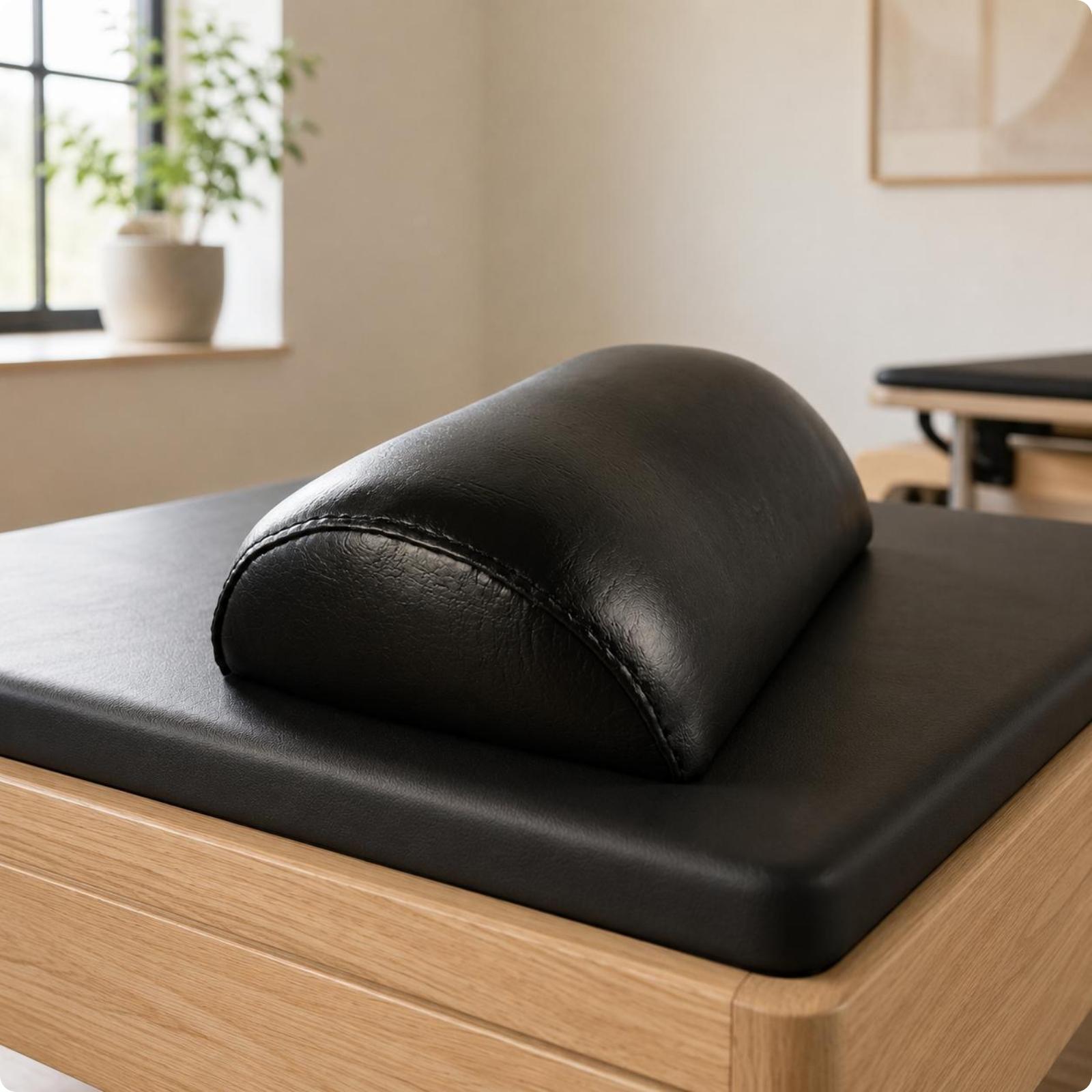 リフォーマーピラティス用ヘッドレストクッション。半円形で、体 - Pilates & Yoga Vida のレビューと価格